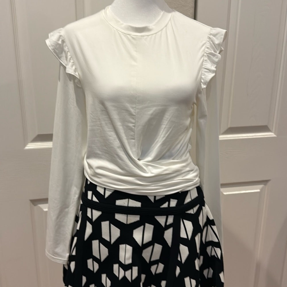 Gorgeous white Aqua top